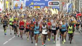 Imagen de archivo de la salida de la media maratón de Barcelona