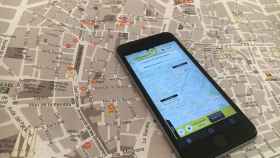 La aplicación de Outo permite pedir un taxi en Barcelona y cerrar el precio de la carrera antes de subirse / AROA ORTEGA