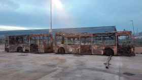 El bus de TMB que se incendió en la Ronda del Litoral el pasado 19 de enero / CGT