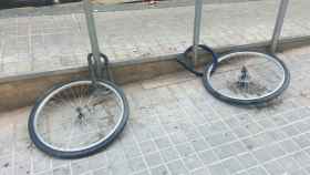 Estas dos ruedas se han quedado huérfanas de bici