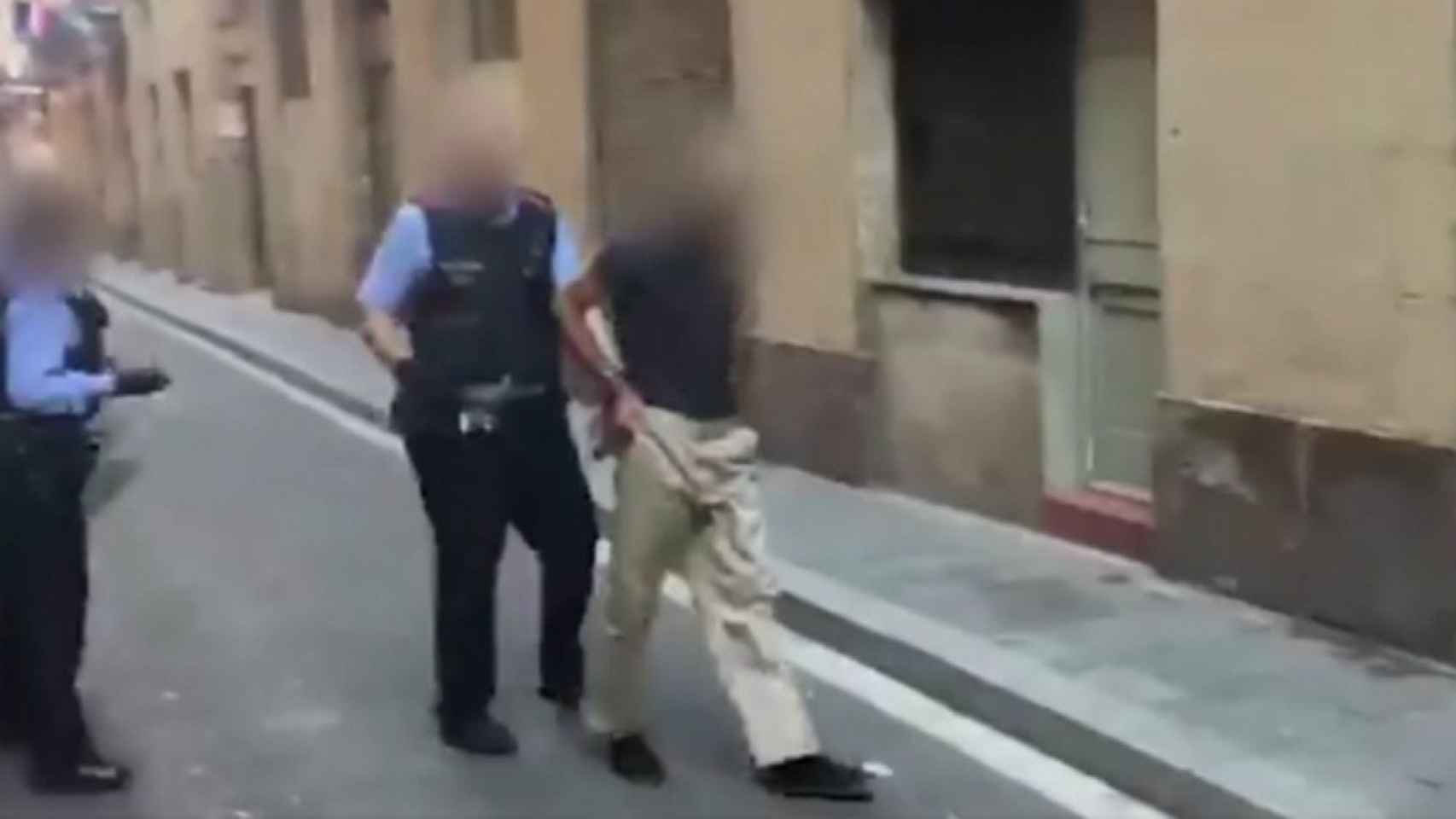 Los mossos detienen a un presunto asesor sexual / Mossos d'Esquadra