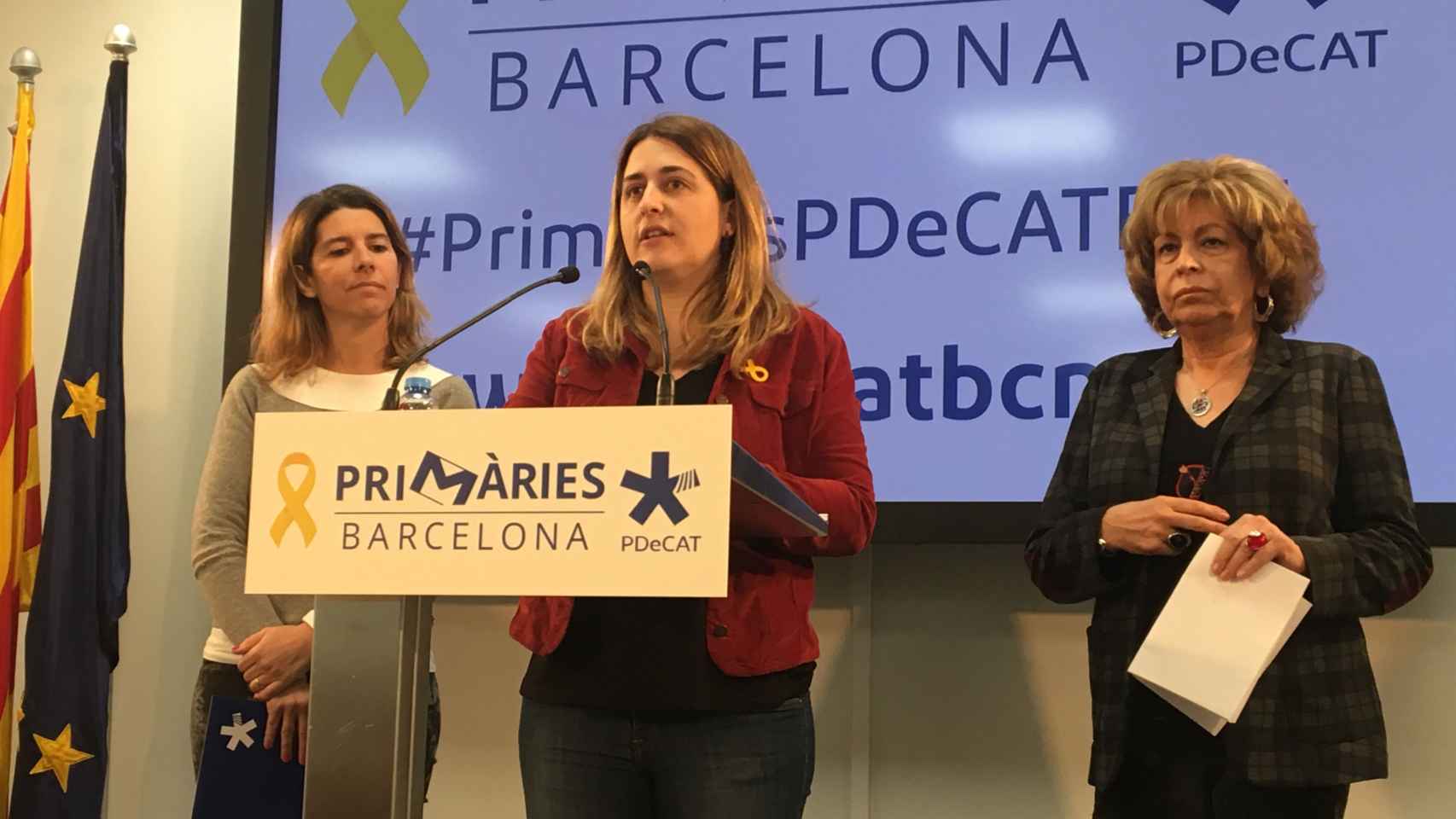 Marta Pascal (centro), Mercè Homs (derecha) y Magda Orianich (izquierda) durante la presentación de las primarias del PDeCAT para elegir a su alcaldable por Barcelona / X. A.