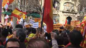 Centenares de taberneses en la movilización a favor de Tabarnia / XAVI ADELL