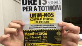 Este es el panfleto repartido en el Pleno Municipal de Nou Barris, llamando a la manifestación del sábado contra el fascismo y el racismo / MIKI