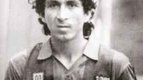 Mágico González, con la camiseta del Barça, en 1984