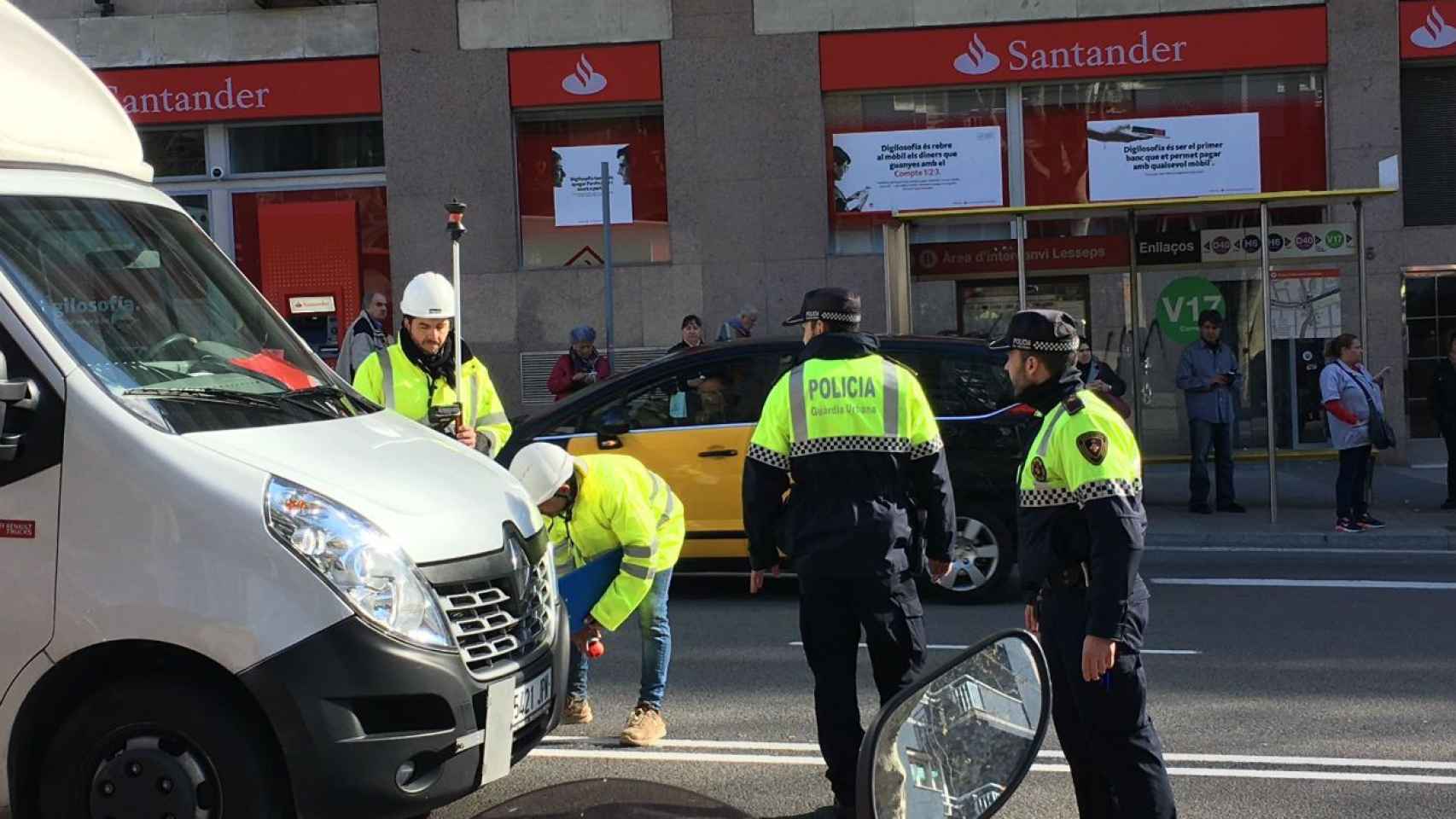 La Guardia Urbana quiere que se reduzca la velocidad máxima en Barcelona  / MIKI