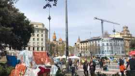Alberto Fernández (PP) exige a Colau que desaloje la “acampada cutre” de plaza Catalunya