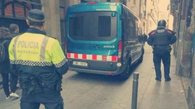 Guardia Urbana Mossos operacion conjunta raval_570x340