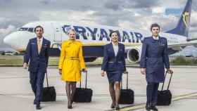 Ryanair busca tripulación de cabina para subir a sus aviones. En la actualidad cuenta con más de 9.000 en su flota aérea / Ryanair