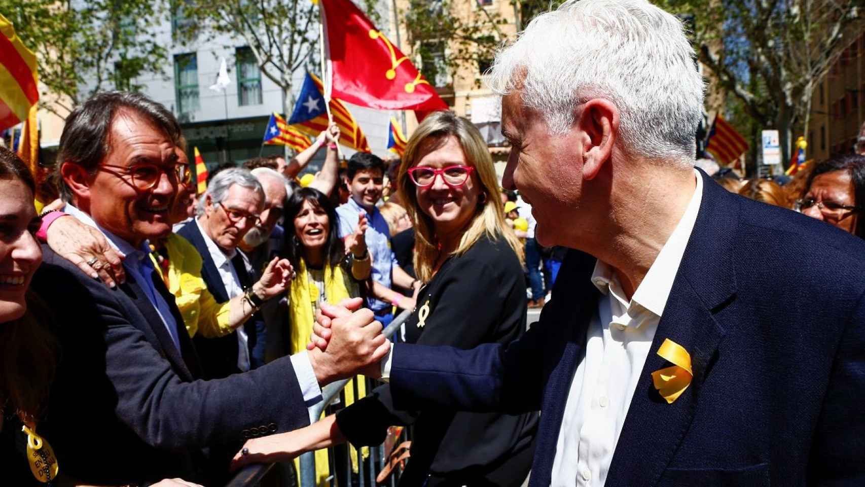 Puigdemont saluda a Mascarell, que podría encabezar una lista independentista en Barcelona / EFE