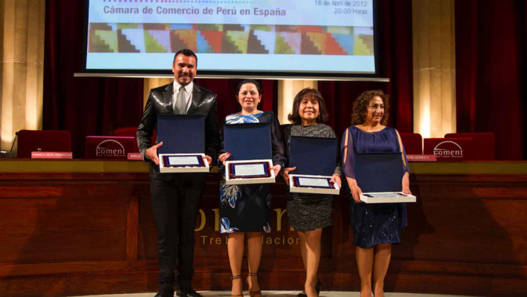 Los premiados por la Cámara de Comercio de Perú / HUGO FERNÁNDEZ