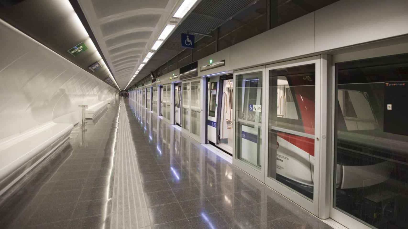 Estación de la línea 9 del metro de Barcelona