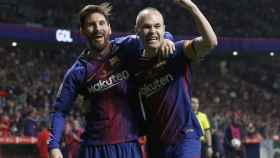 Iniesta y Messi celebran un gol del Barça en la final de Copa