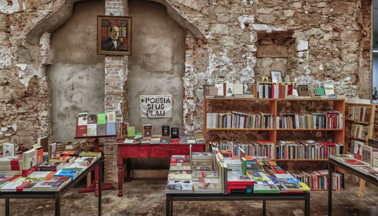 Una de estas librerías es La Calders, ubicada en el barrio de Sant Antoni