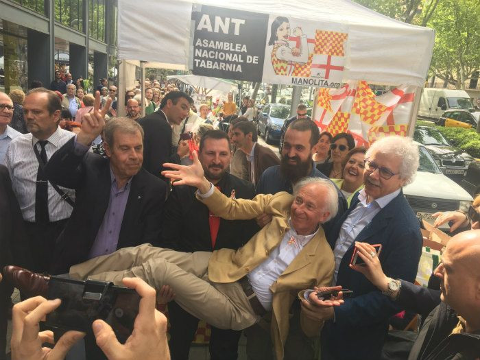 El Gobierno de Tabarnia, con Albert Boadella a la cabeza, se ha reunido de forma extraordinaria por Sant Jordi / XAVIER ADELL