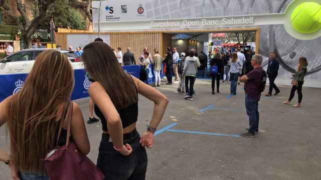 En la entrada principal del Godó de este año se celebra también la Fiesta de Sant Jordi / MIKI