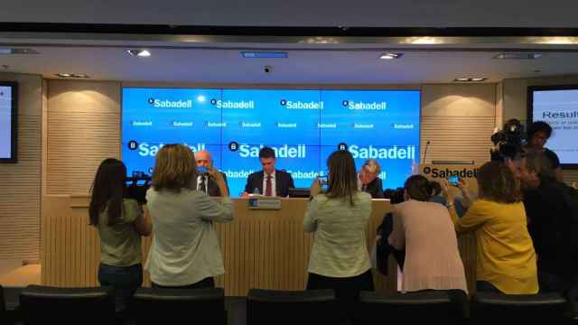 Banco Sabadell ha presentado este jueves, en la sede central de Barcelona, su cuenta de resultados del primer trimestre de 2018 / MIKI