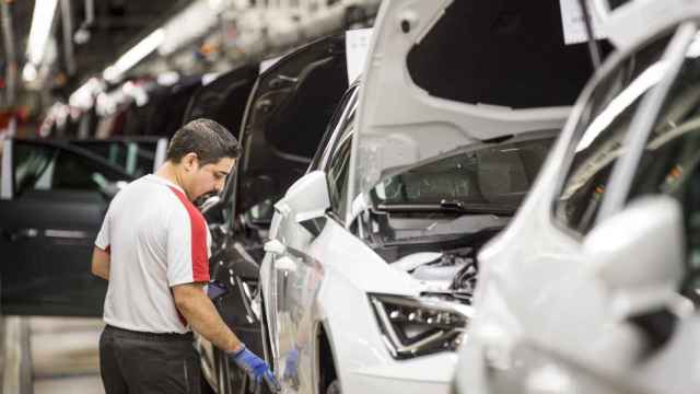 Trabajador en la planta de Seat en Martorell / SEAT