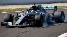 Lewis Hamilton ha logrado su cuarta pole en Montmeló  / EFE