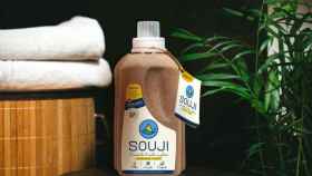 Video promocional del producto que convierte el aceite usado en jabón para lavar ropa o fregar el suelo