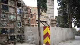 Los afectados por el derrumbe de Montjuïc rechazan la oferta económica de Cementiris / HUGO FERNÁNDEZ