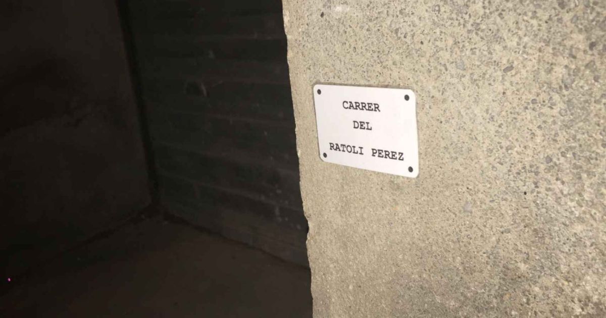 Ratoncito Pérez 'vive' en una calle peatonal de Les Corts