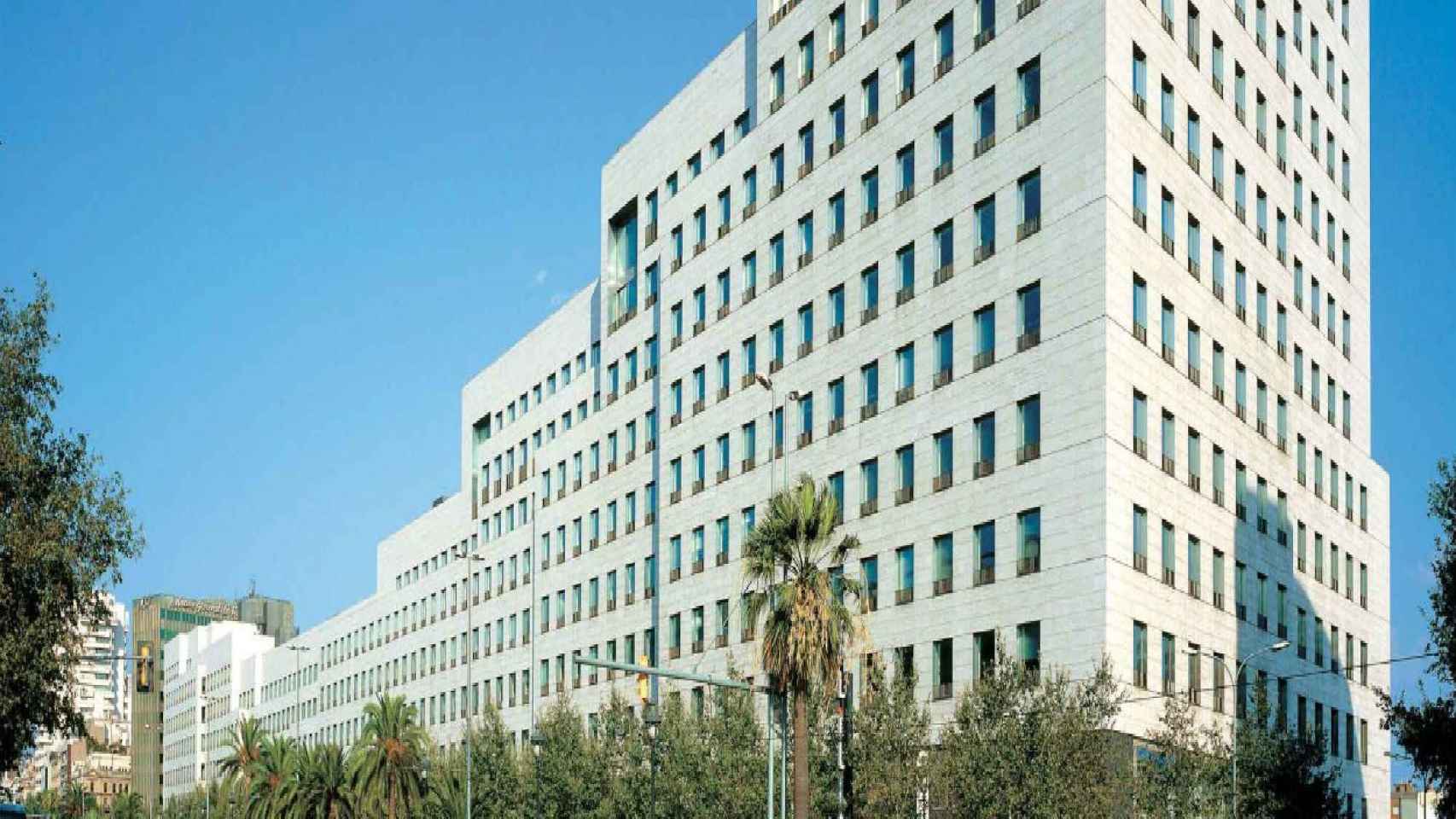 L'illa Diagonal es uno de los edificios emblemáticos de Barcelona en una de sus arterias principales / Archivo