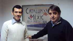 Toni Traveria (dcha.), director de Casa Amèrica Catalunya, con un responsable de MEXCAT / Archivo
