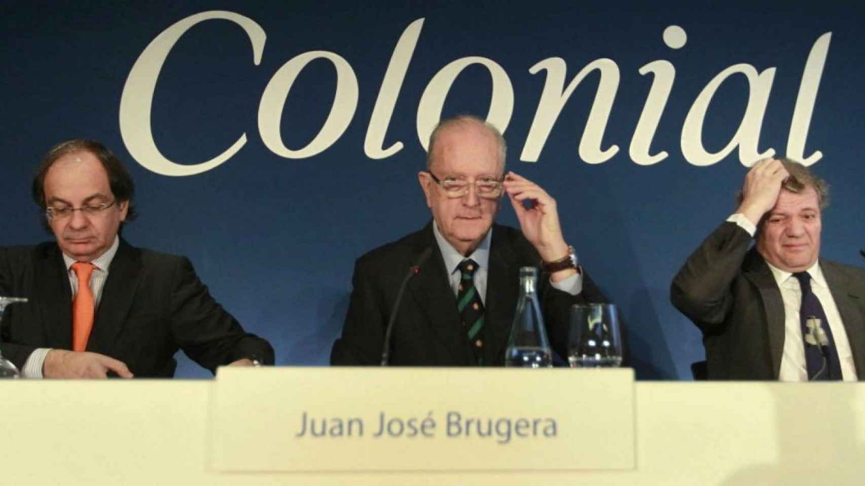 El presidente de Inmobiliaria Colonial, Juan José Bruguera (en el centro), durante una Junta General de Accionistas de la compañía / EFE