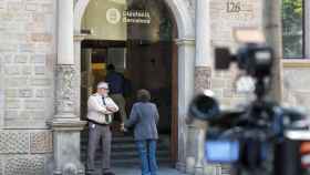 La Policía Nacional ha entrado en la sede de la Diputació de Barcelona /HUGO FERNÁNDEZ