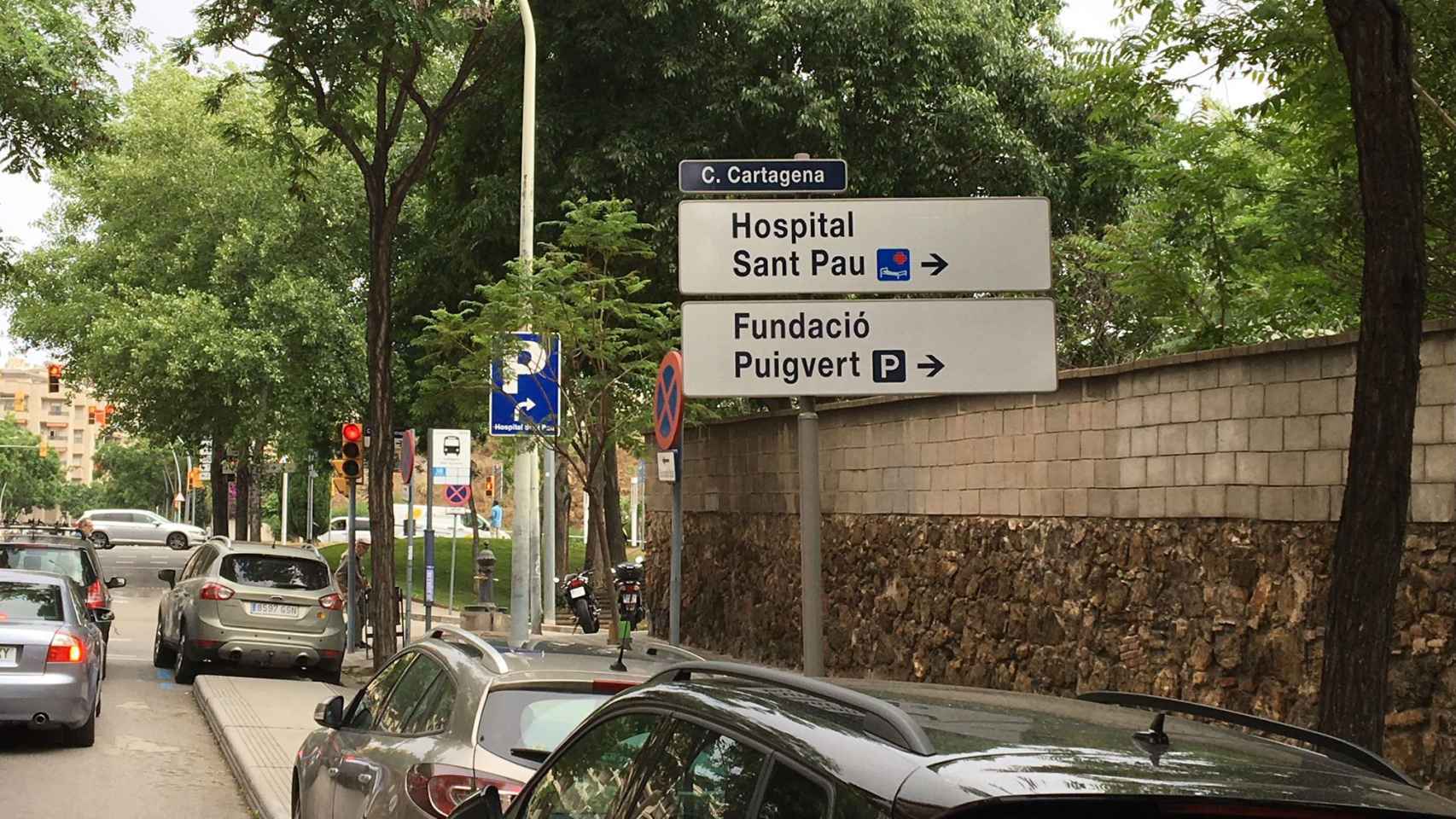 Zona de la calle de Cartagena, a la altura de Llorens i Barba, donde se hará el nuevo acceso al Hospital de Sant Pau / JORDI SUBIRANA