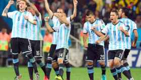 El equipo argentino celebrando una victoria / EFE
