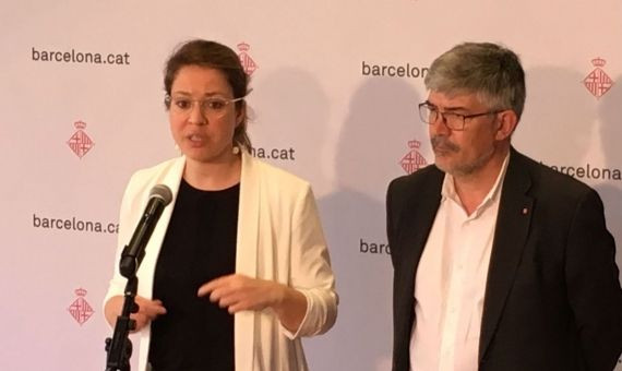 Janet Sanz y Agustí Colom, anunciando el acuerdo / MIKI