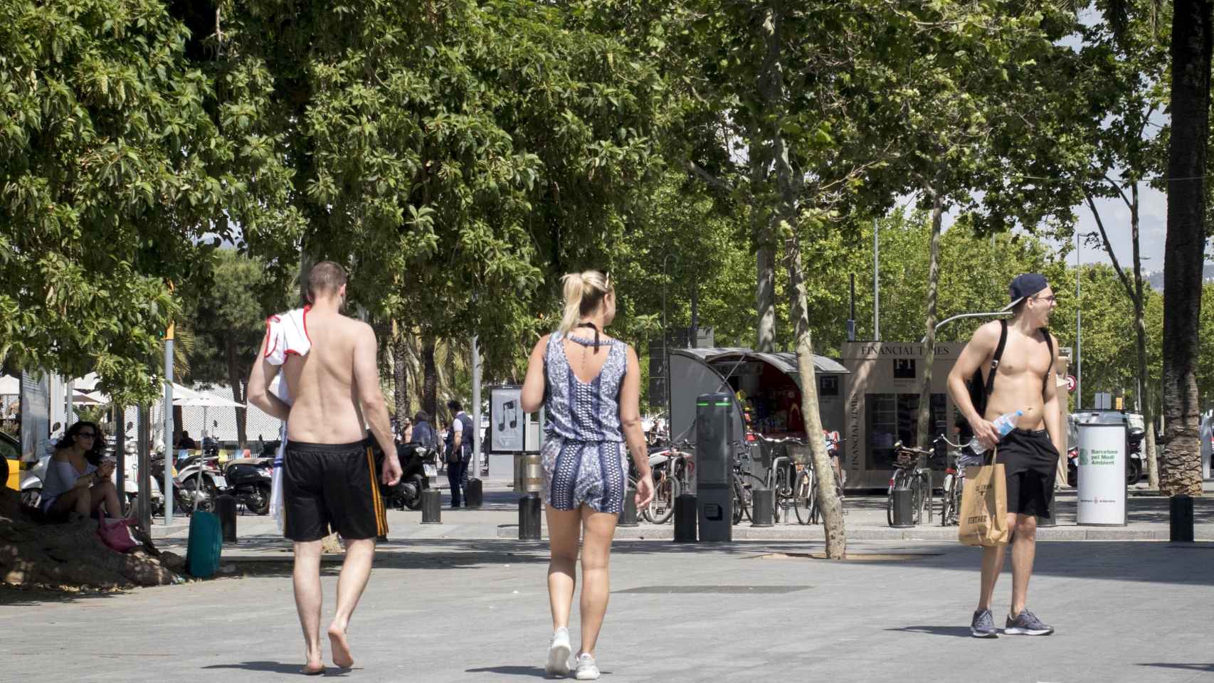 La mitad de los turistas que visita Barcelona son repetidores / HUGO FERNÁNDEZ