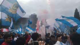 Los aficionados argentinos animando a su selección / A.O.