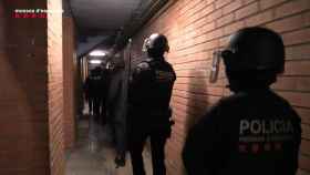 Operación policial para detener a miembros de una banda juvenil / MOSSOS D'ESQUADRA