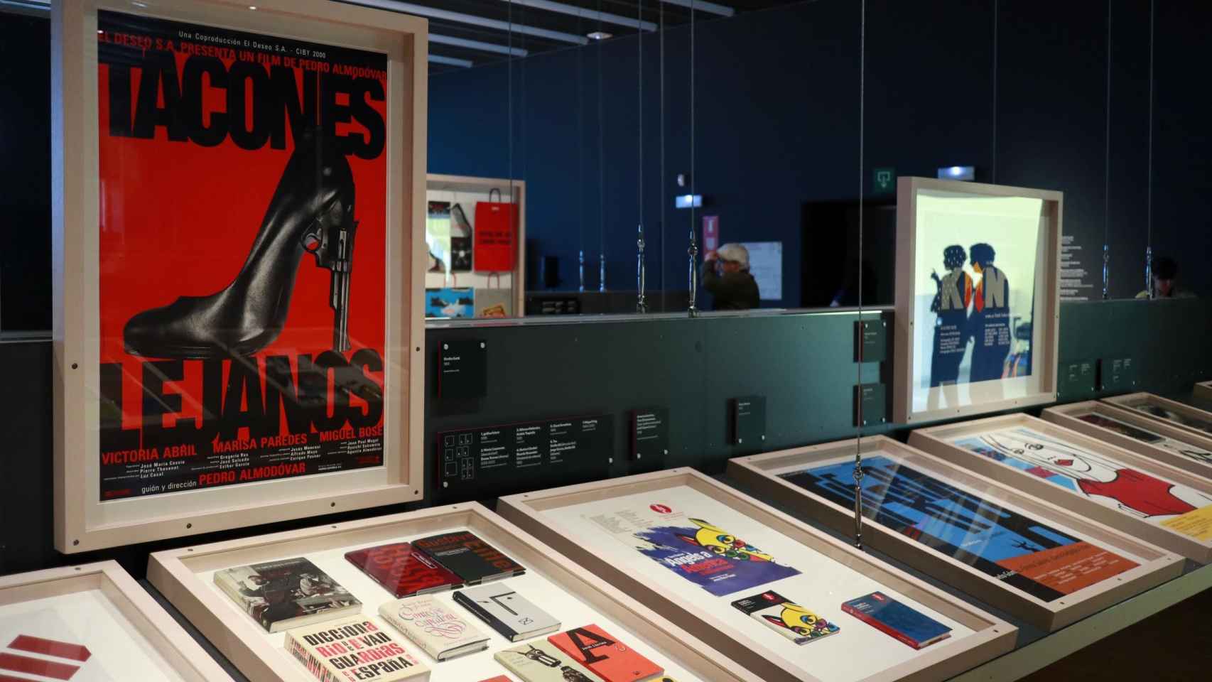 El Museo del Diseño inaugura su exposición permanente '¿Estudias o trabajas?' | HUGO FERNÁNDEZ