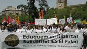 Más de 500 docentes recorren el centro de Barcelona para reclamar la libertad en la educación | EFE