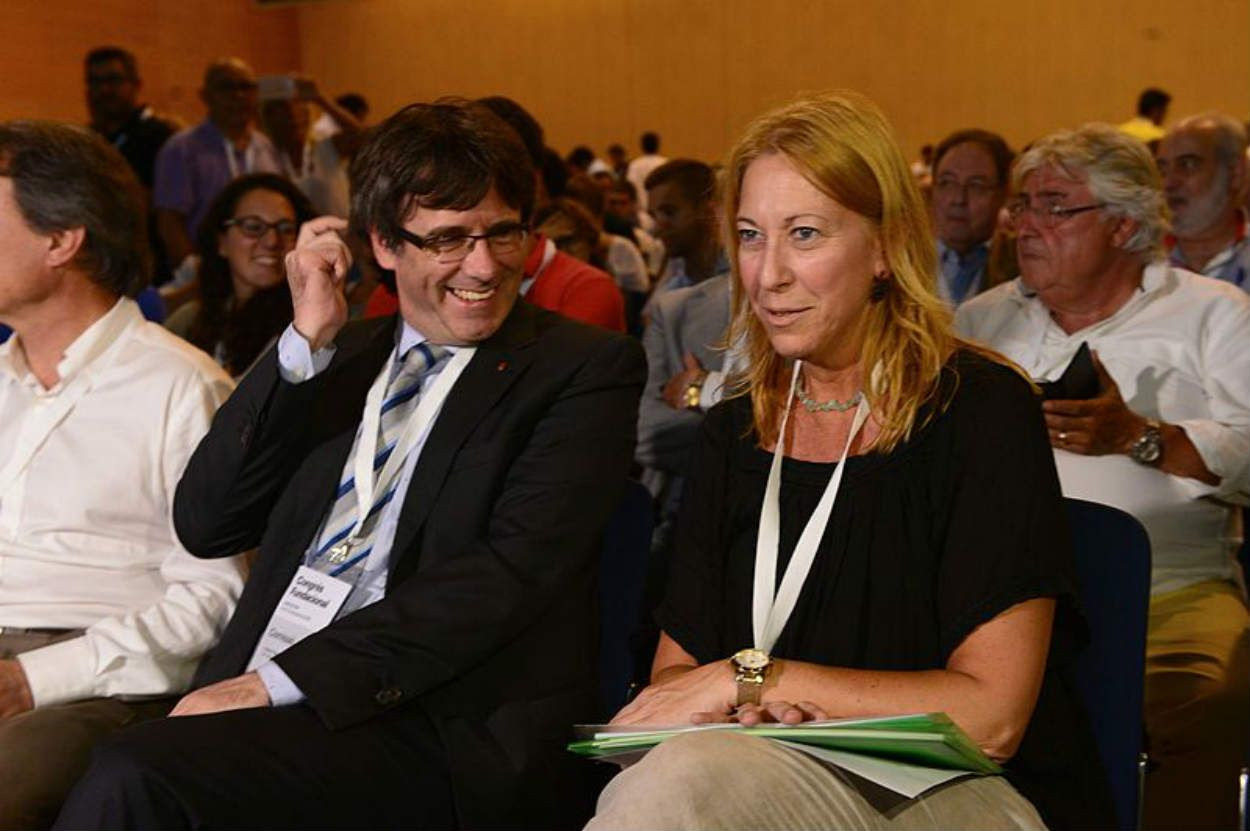 Puigdemont junto a la candidata del PDeCAT al Ayuntamiento de BCN, Neus Munté / Archivo