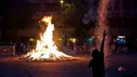 Una hoguera como las 50 que arderán en Barcelona por Sant Joan / AYUNATMIENTO DE BARCELONA