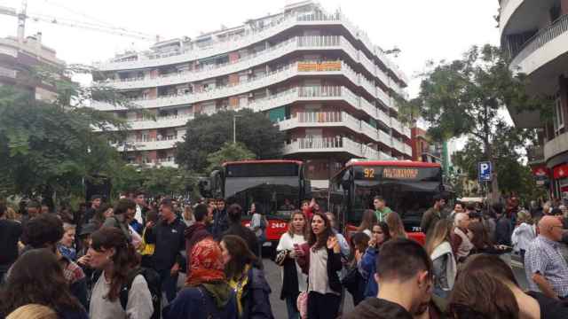 Vecinos de Can Baró y El Carmel cortan plaza Sanllehy cada jueves / Archivo