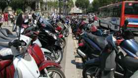 En Barcelona son robadas siete motos de promedio diario / Archivo