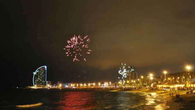 La playa de Barcelona en la noche de San Juan