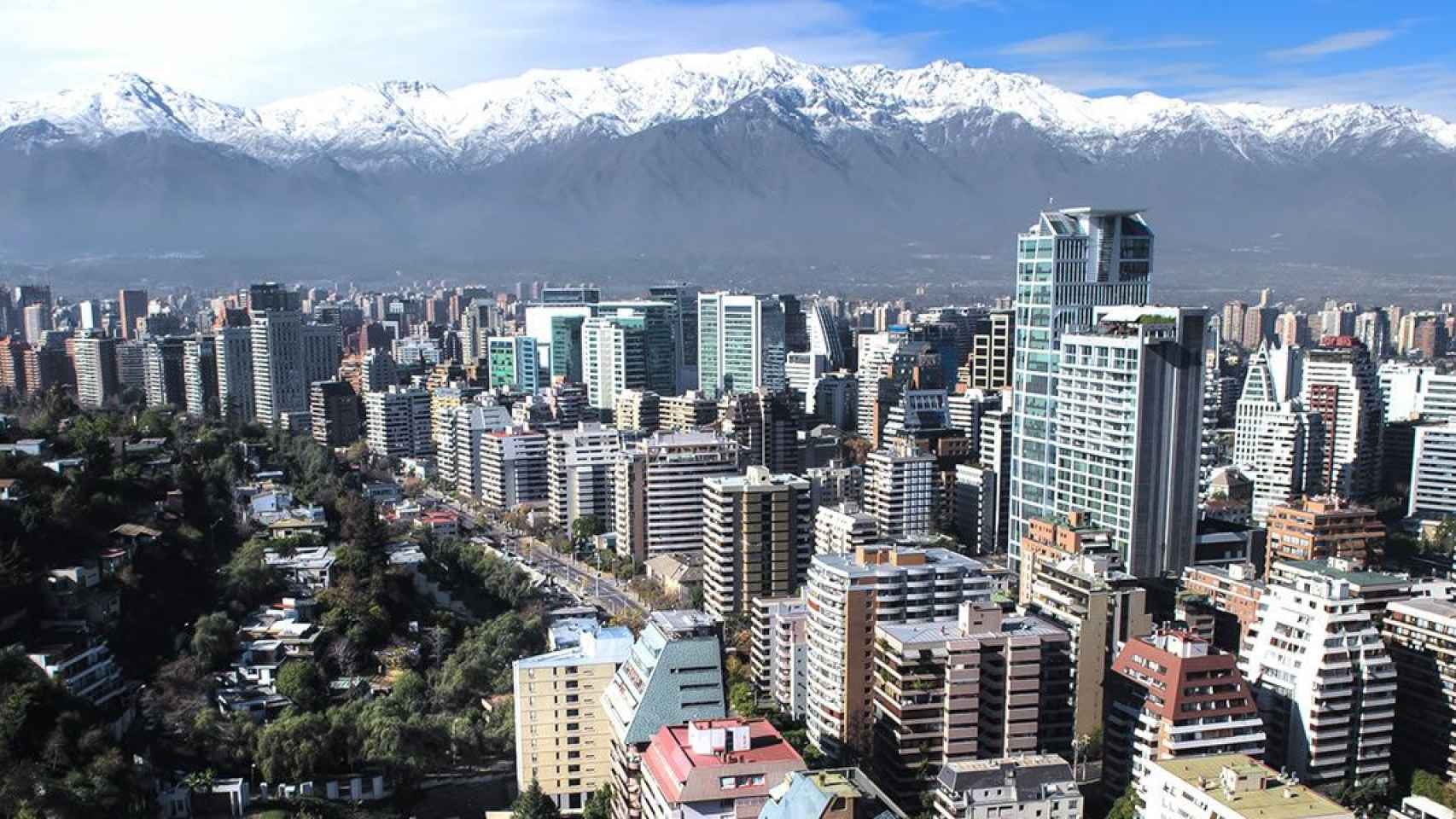 Santiago de Chile ha sido votada como una de las mejores ciudades para invertir en latinoamérica / COPA AIRLINES