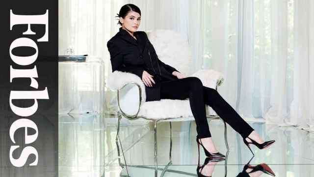 Kylie Jenner posando para la revista Forbes