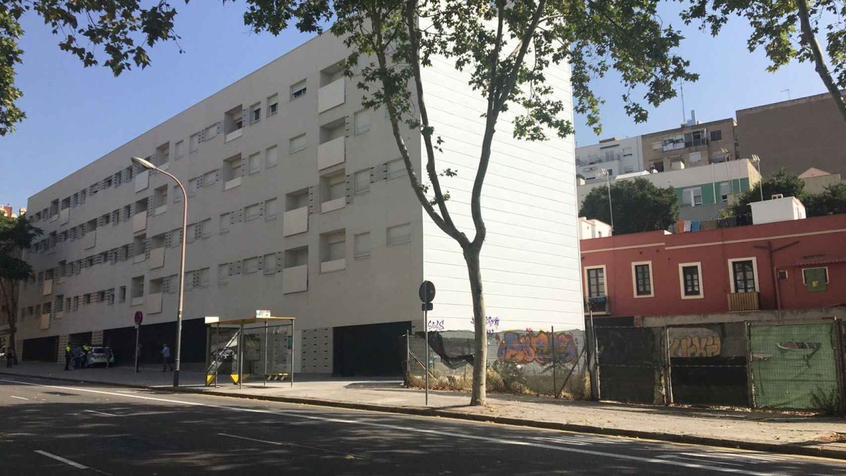 El edificio de Entença 292, este miércoles tras el desalojo / Laura Guerrero