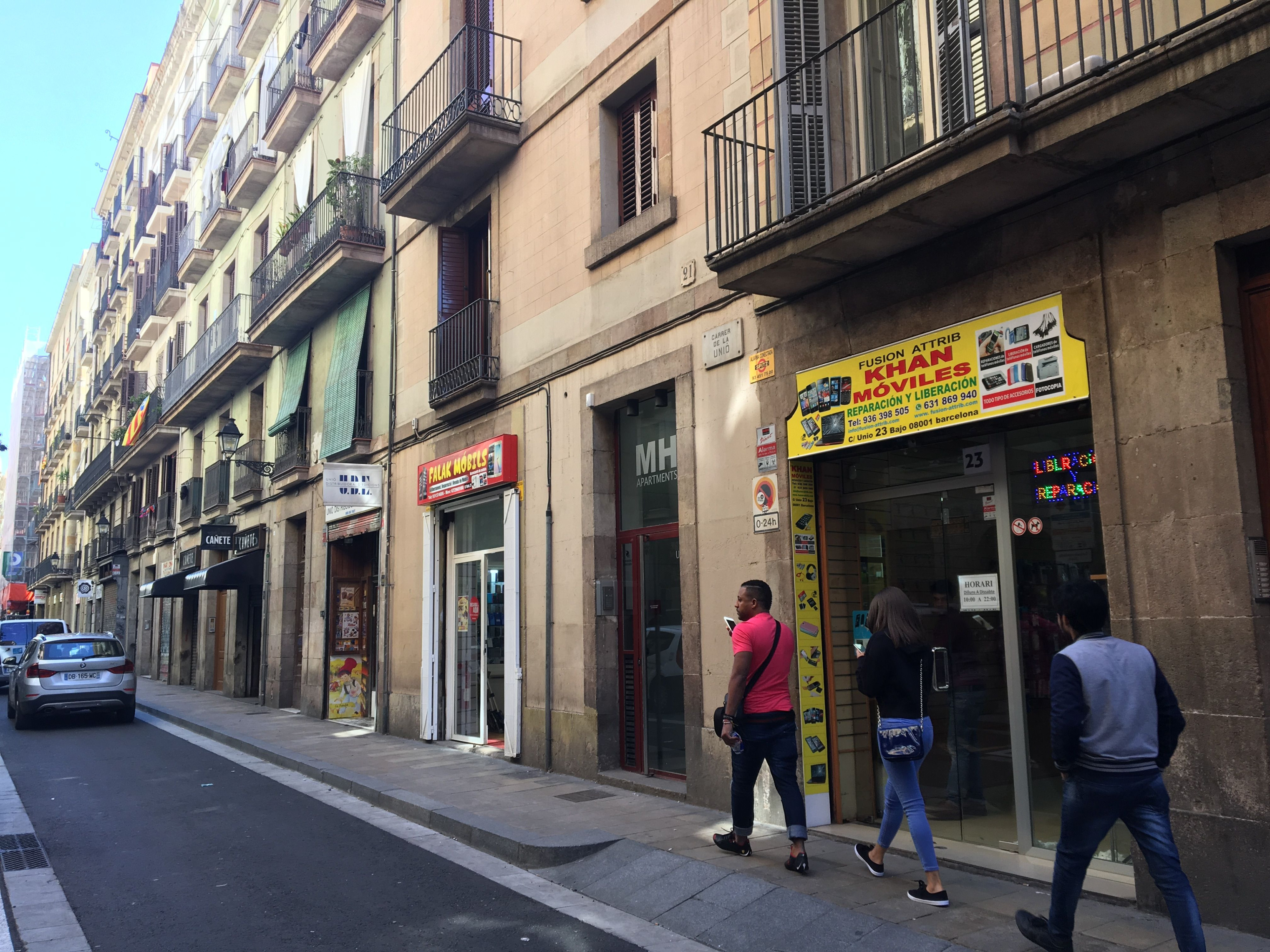 Los locales comerciales de Ciutat Vella se venden a precio de oro / CARLOS RUFAS 