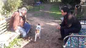 Gerado Pisarello hablando con Pepe Mujica / @G_Pisarello