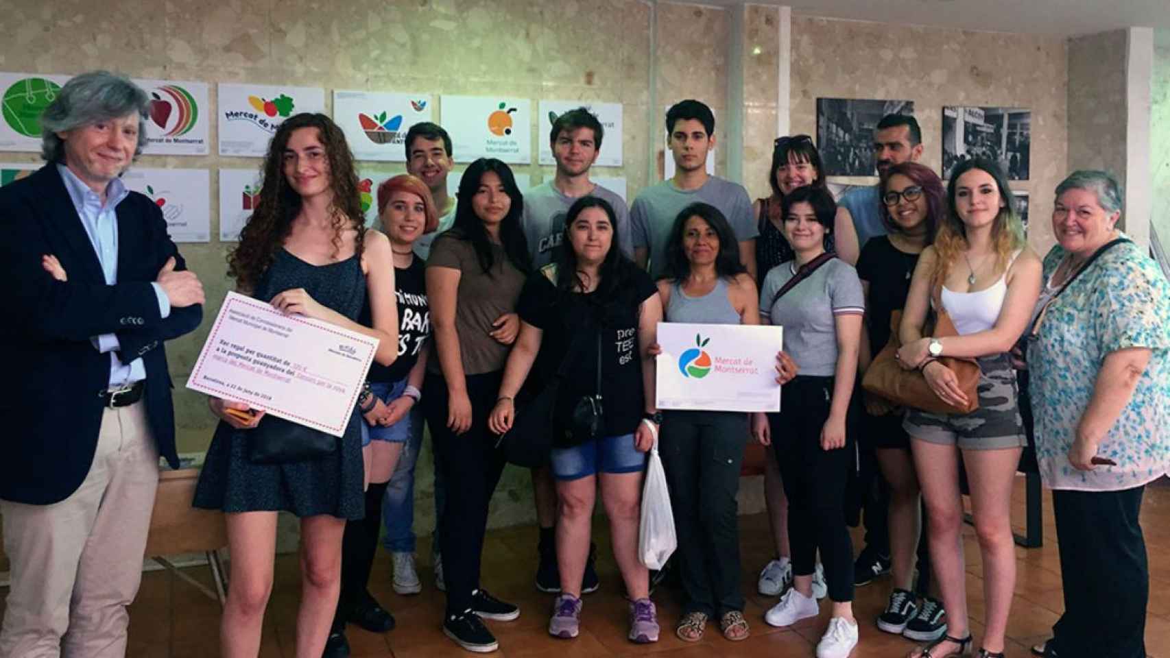 Ruth Cámara y el resto de participantes de la escuela Deià / ESCOLA D'ART DEIÀ