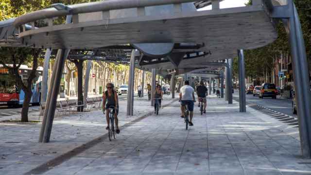 Pérgola de la Nova Icària / HUGO FERNÁNDEZ